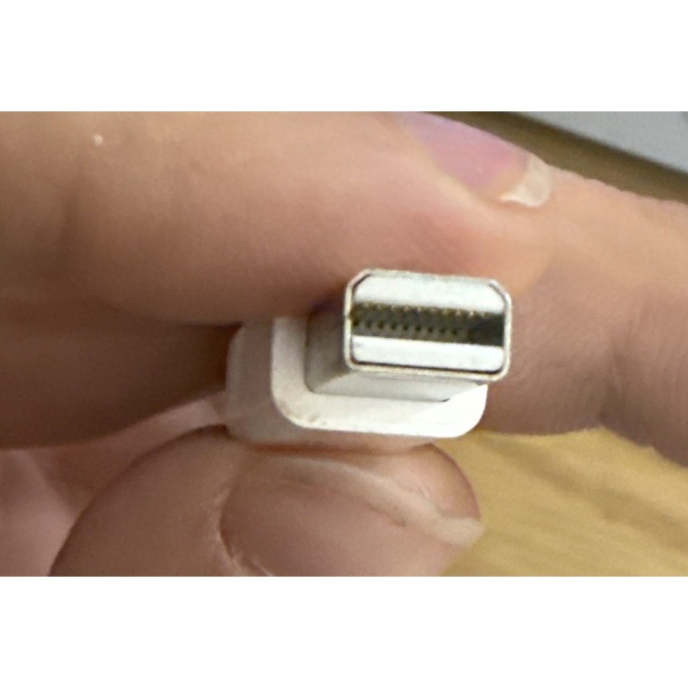 Apple MB570LLB Mini DisplayPort to DVI Adapter - White - Picture 4 of 4